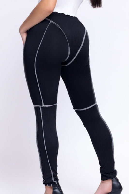 White outline print stretch leggings sporty fitted style back view — Baebekillinem
