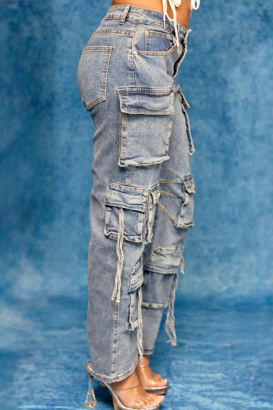 Blue wide leg denim cargo jeans multi pocket relaxed fit side view— Baebekillinem