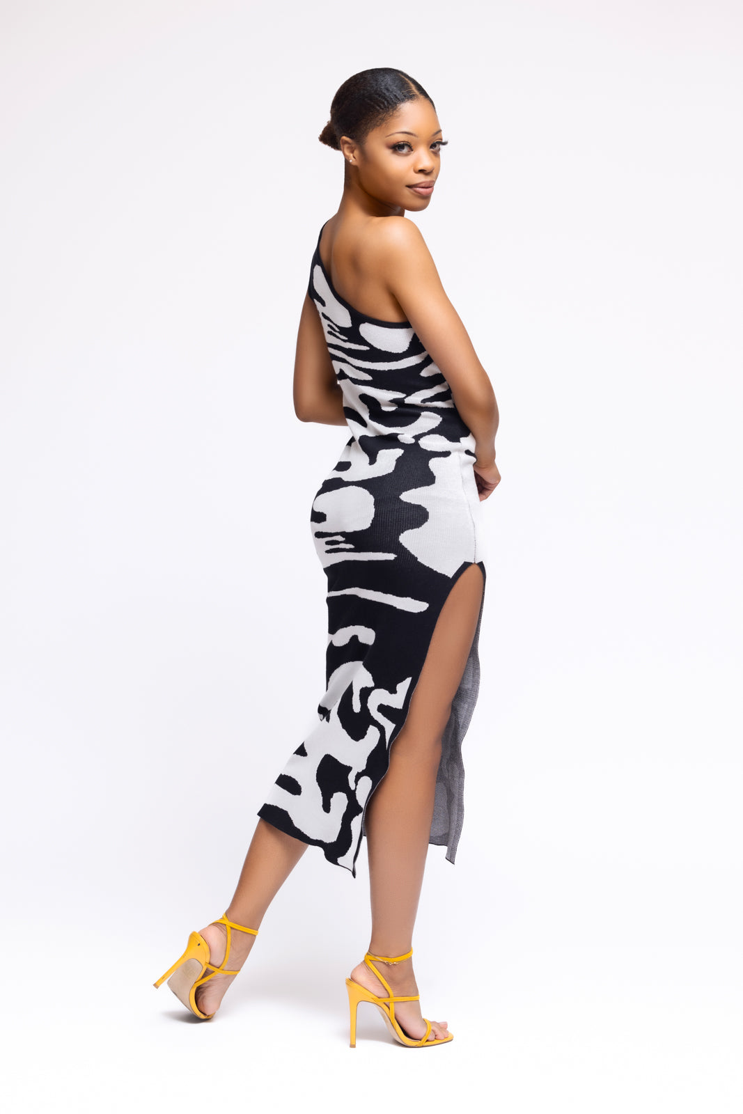 Women's Doesa Body Good Knit Midi - BaeBekillinem Boutique- Viscose- Black/ White- High slit